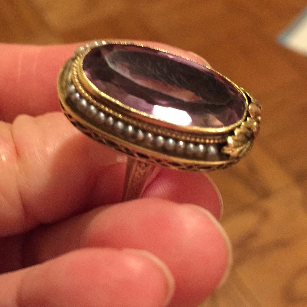 14 kt. ANTIQUE Amethyst w/seed pearls ring